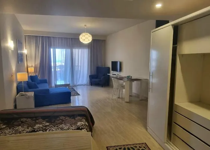 Azzurra Sahl Hasheesh