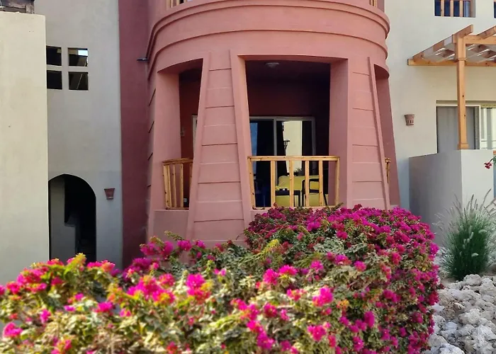 Azzurra Sahl Hasheesh