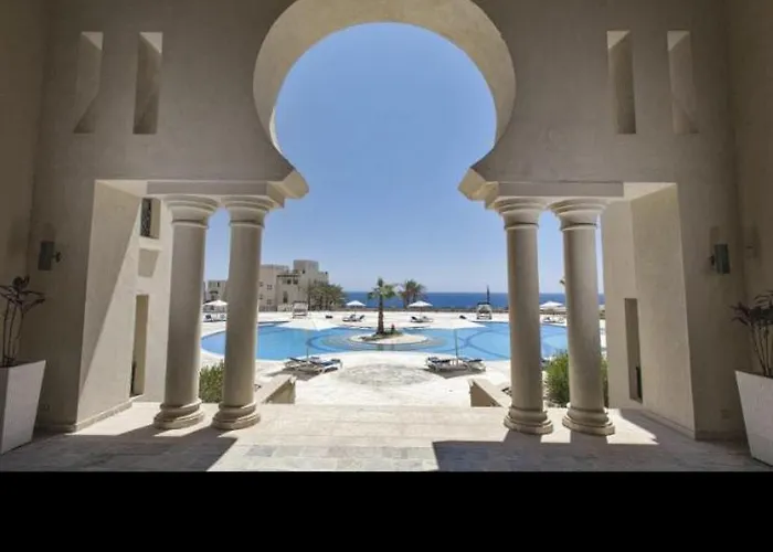 Azzurra Sahl Hasheesh *